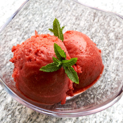 ErdbeerSorbet mit Zitronen und Holunderblütensirup